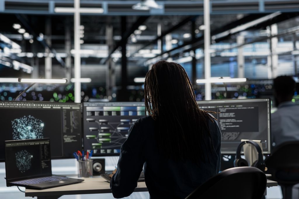 How Company Culture Quietly Impacts Cybersecurity Risk 4 data center admin using ai visualization tools identify equipment errors